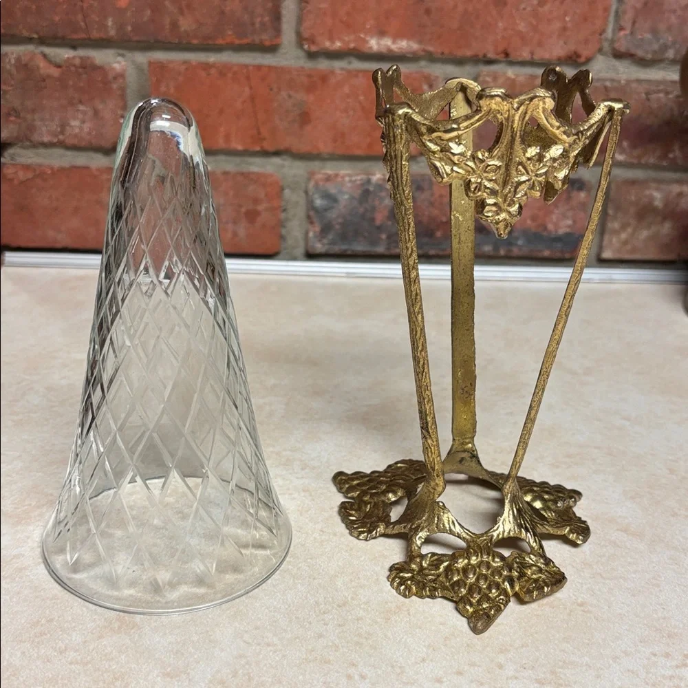 Vtg Brass Trumpet W/Grapes & Foliage Diamond Pattern Cone Vase Floral Container